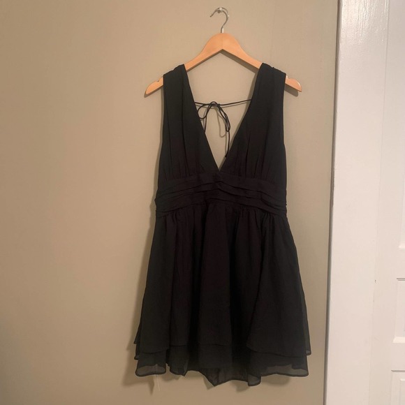 NWT Abercrombie & Fitch Flirty Drama Mini Dress in Black Size Large - Picture 3 of 10